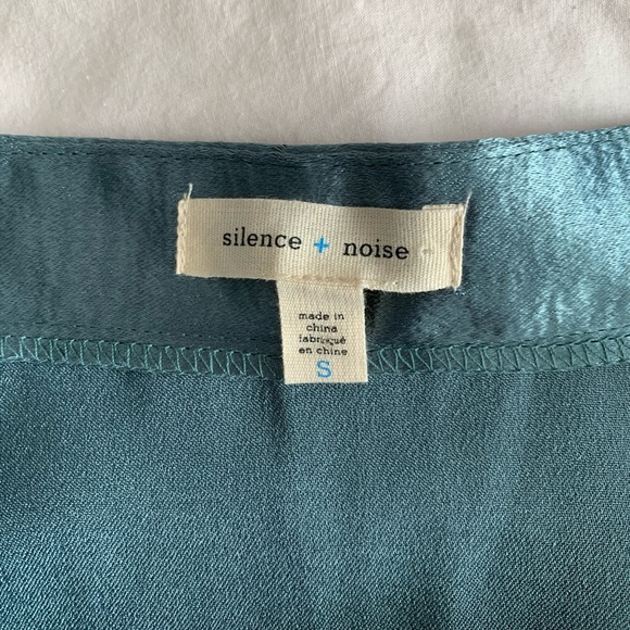 silence and noise satin skirt - Picture 3 of 5